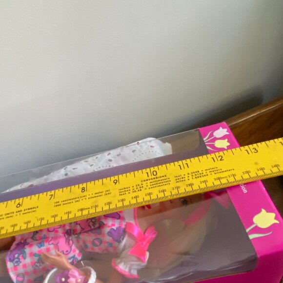 Vintage 90’s Easter Barbie Doll Special Edition 1996 Mattel, New in box - Picture 7 of 9